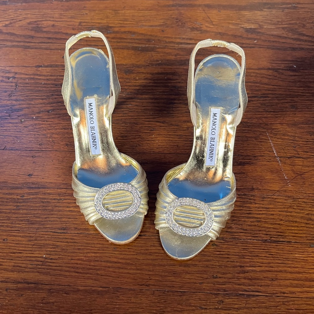 Manolo Blahnik Hangisi Slingback Sandals